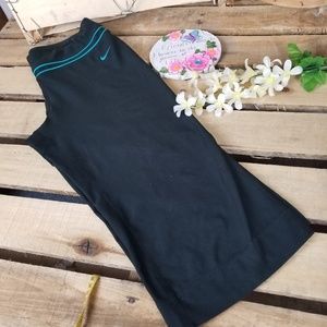 Nike dry fit black/teal Capri/pants 124